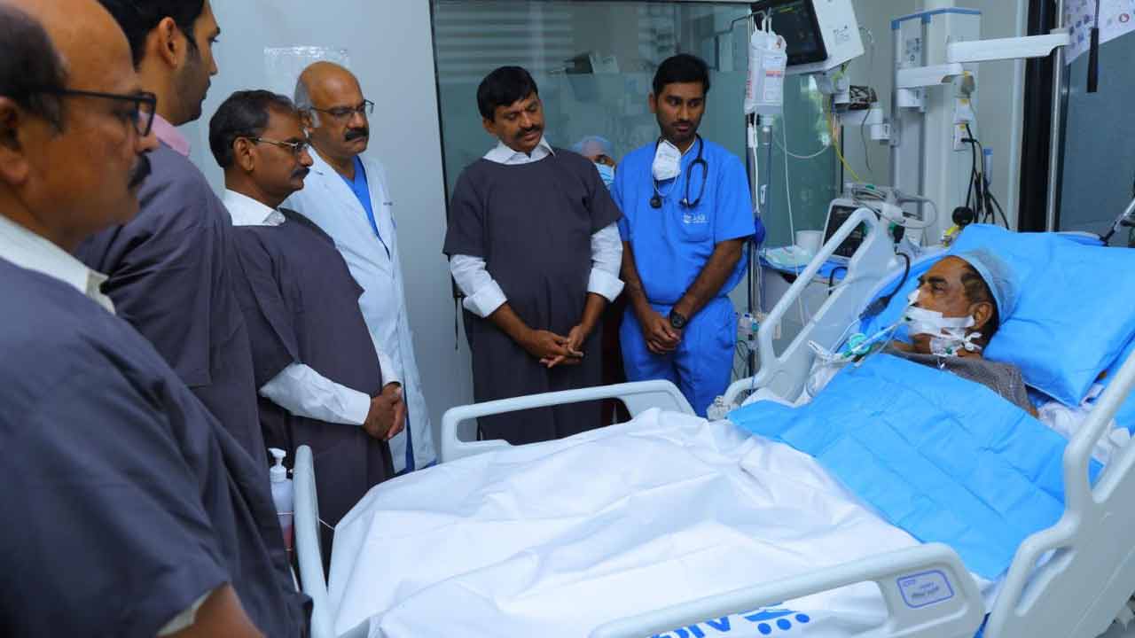 Ponguleti Srinivas Reddy | సీపీఎం రాష్ట్ర కార్యదర్శి తమ్మినేని పరామర్శించిన మంత్రి పొంగులేటి