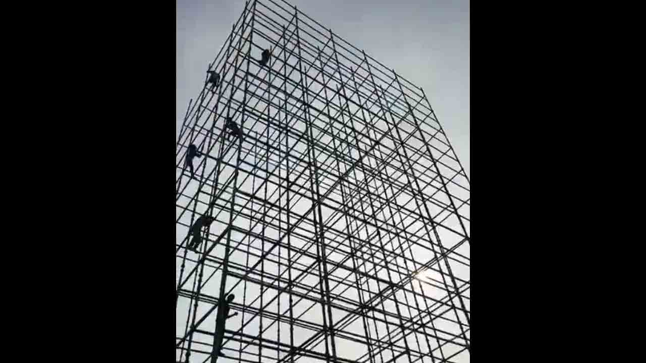 Prabhas Maruthi | ప్రభాస్ ఎల్‌ఈడీ కటౌట్‌ రెడీ అవుతోంది గురూ.. వీడియో వైరల్