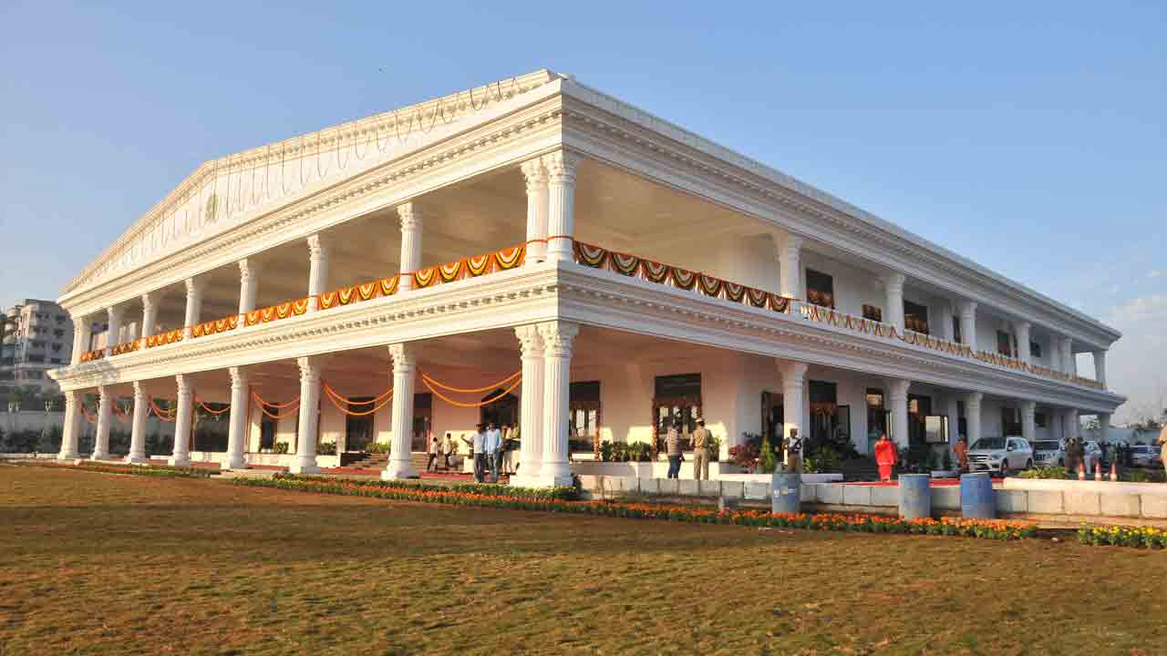 Bhatti Vikramarka | ప్రజాభవన్‌లో మరుగుదొడ్ల రిపేర్‌కు 35 లక్షలు.. నాడు కేసీఆర్‌ను విమర్శించి నేడు భట్టి చేస్తున్నదేమిటి?