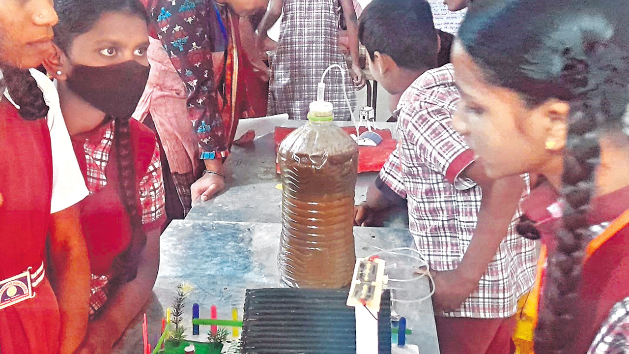 ఆకట్టుకున్న వైజ్ఞానిక ప్రదర్శన