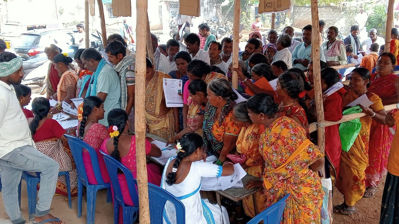 ప్రజా పాలన దరఖాస్తులు 12.38 లక్షలు