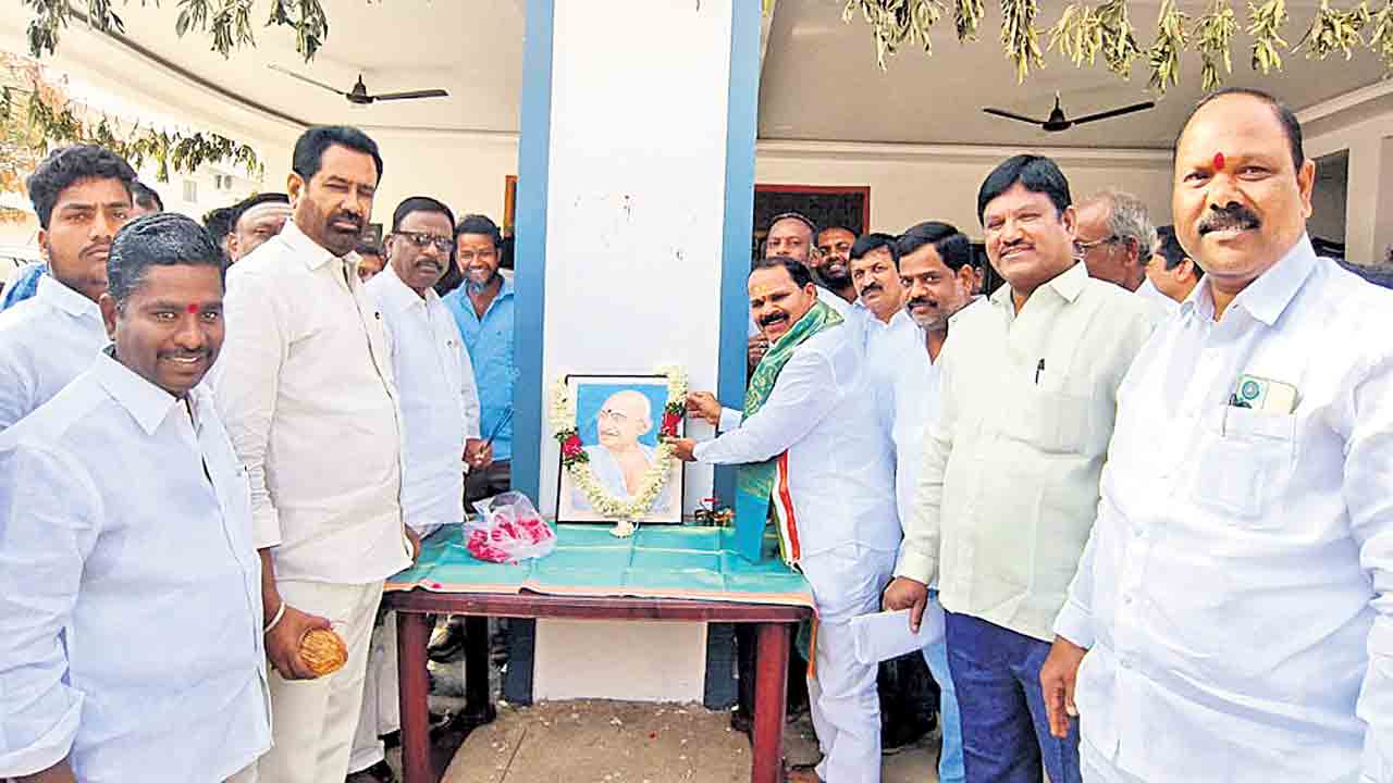 అహింసా మార్గం స్ఫూర్తిదాయకం