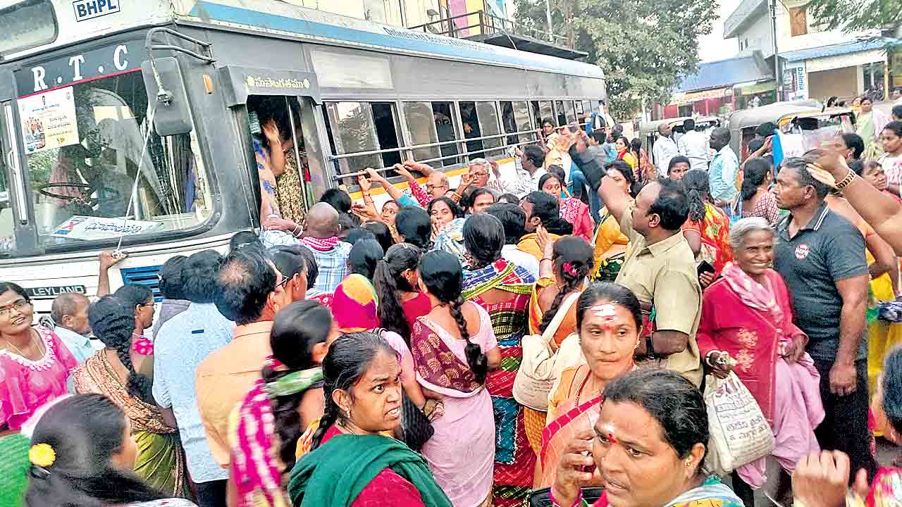 నెల బాలుడి పరిపాలన!