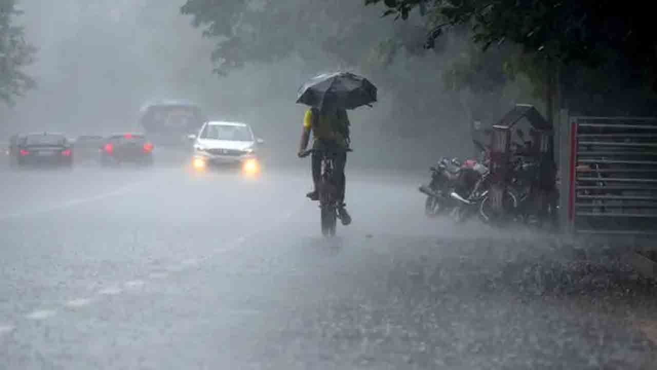 Rains | పలు రాష్ట్రాల్లో భారీ వర్షాలు, వడగండ్లు: భారత వాతావరణ కేంద్రం హెచ్చరిక