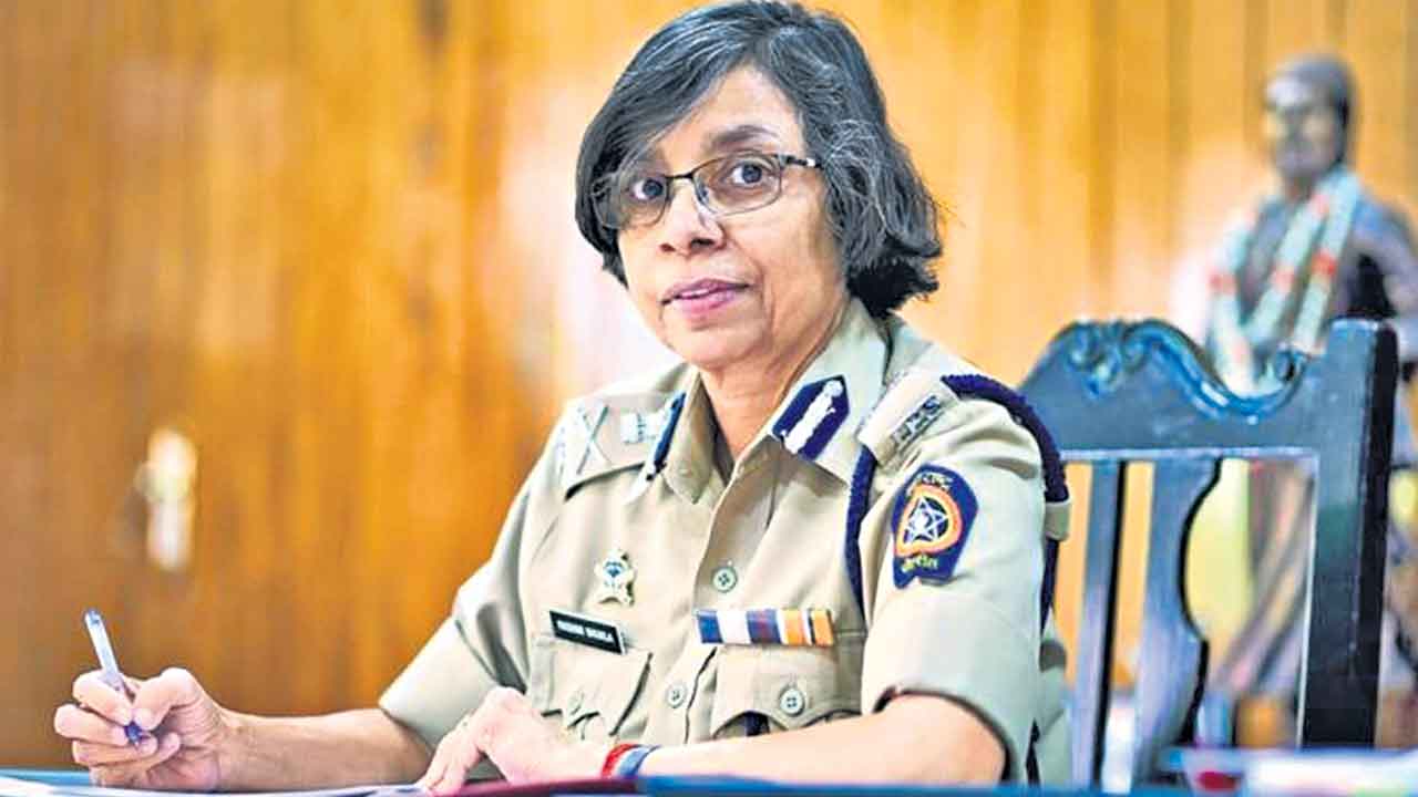Inspiration | మహారాష్ట్రకు మహిళా పోలీస్‌ బాస్‌.. రికార్డు సృష్టించిన రశ్మి శుక్లా