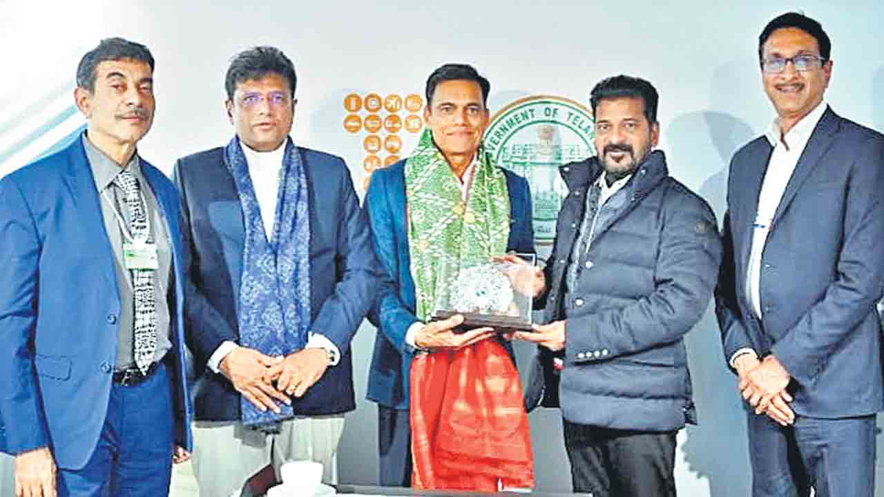 Davos WEF | దావోస్లో ఎంవోయూలు.. రాష్ట్రంలో 37,600 కోట్ల పెట్టుబడికి 6 కంపెనీల సంసిద్ధత