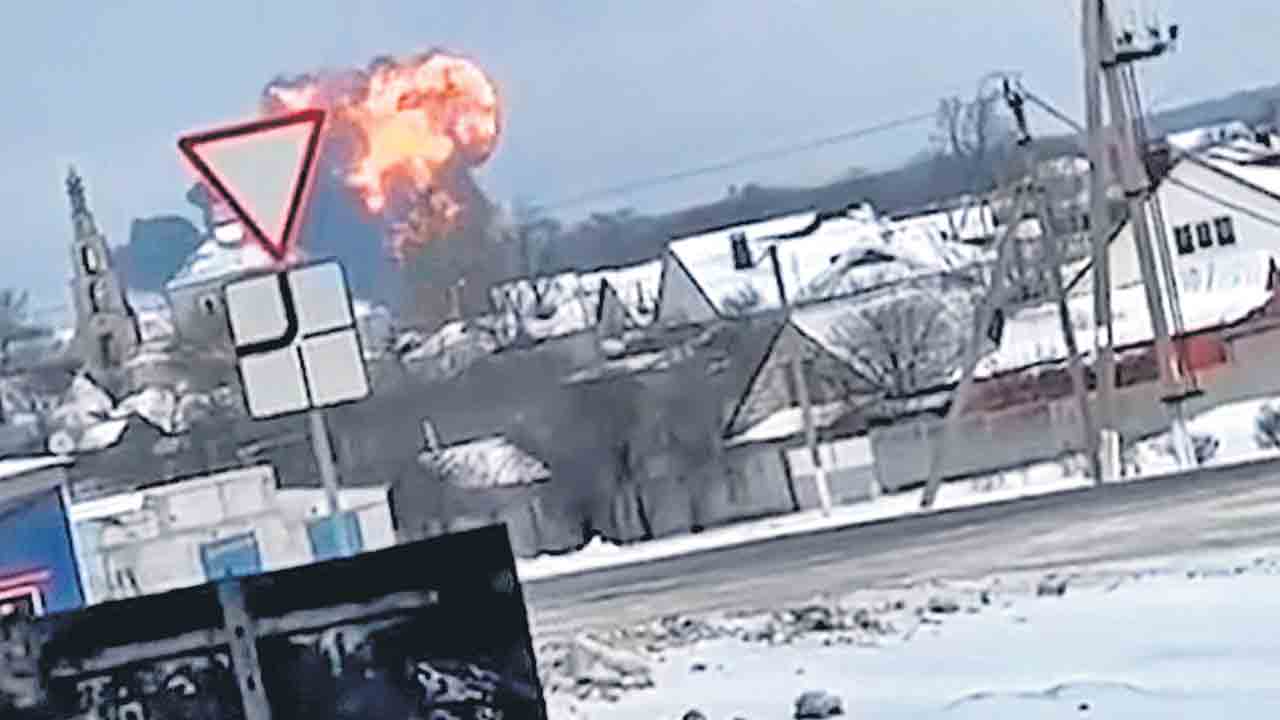 కూలిన రష్యా సైనిక విమానం