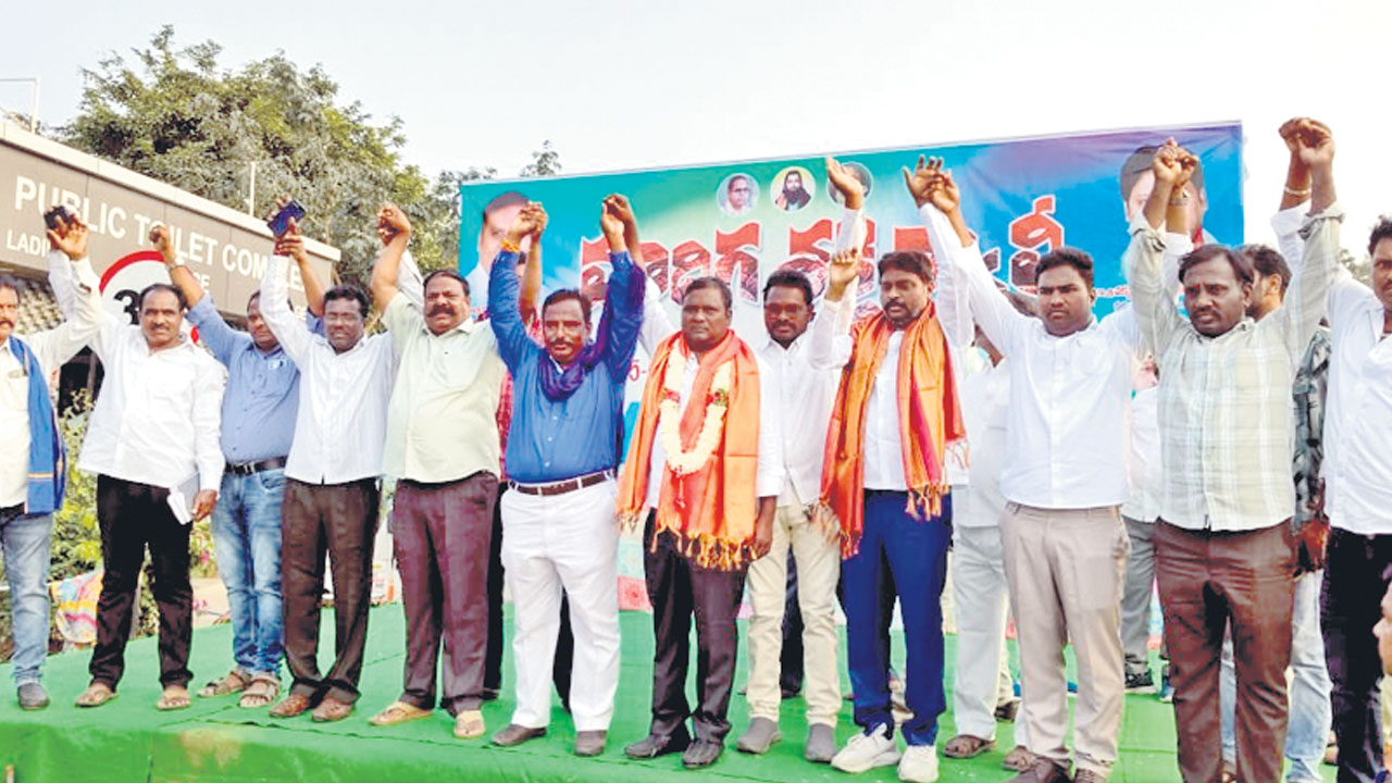 బీజేపీ.. దళిత వ్యతిరేకి