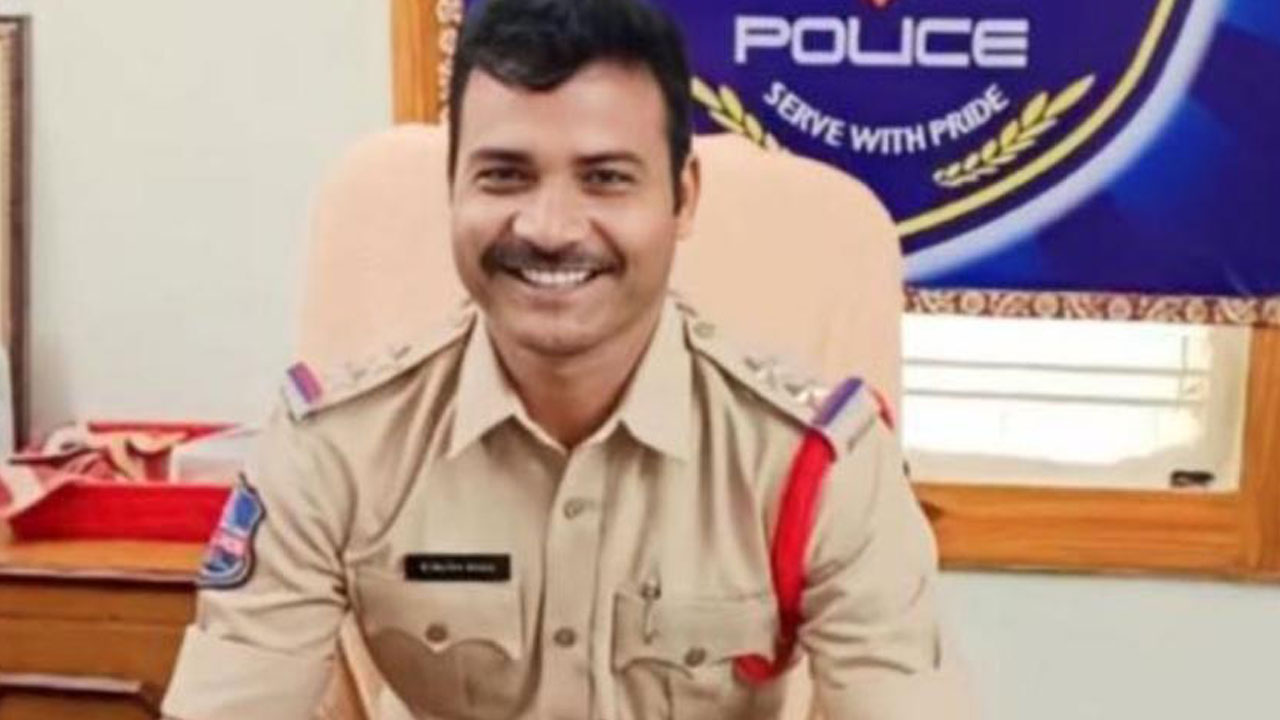 నార్కట్‌పల్లి ఎస్‌ఐ సైదాబాబు సస్పెన్షన్‌