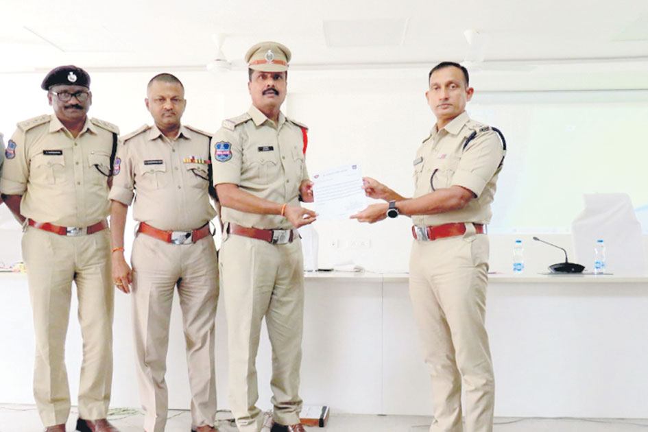 నేరాల నియంత్రణకు సాంకేతికతను వాడుకోవాలి