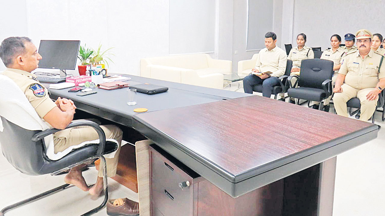 షీ టీమ్‌ పనితీరు భేష్‌