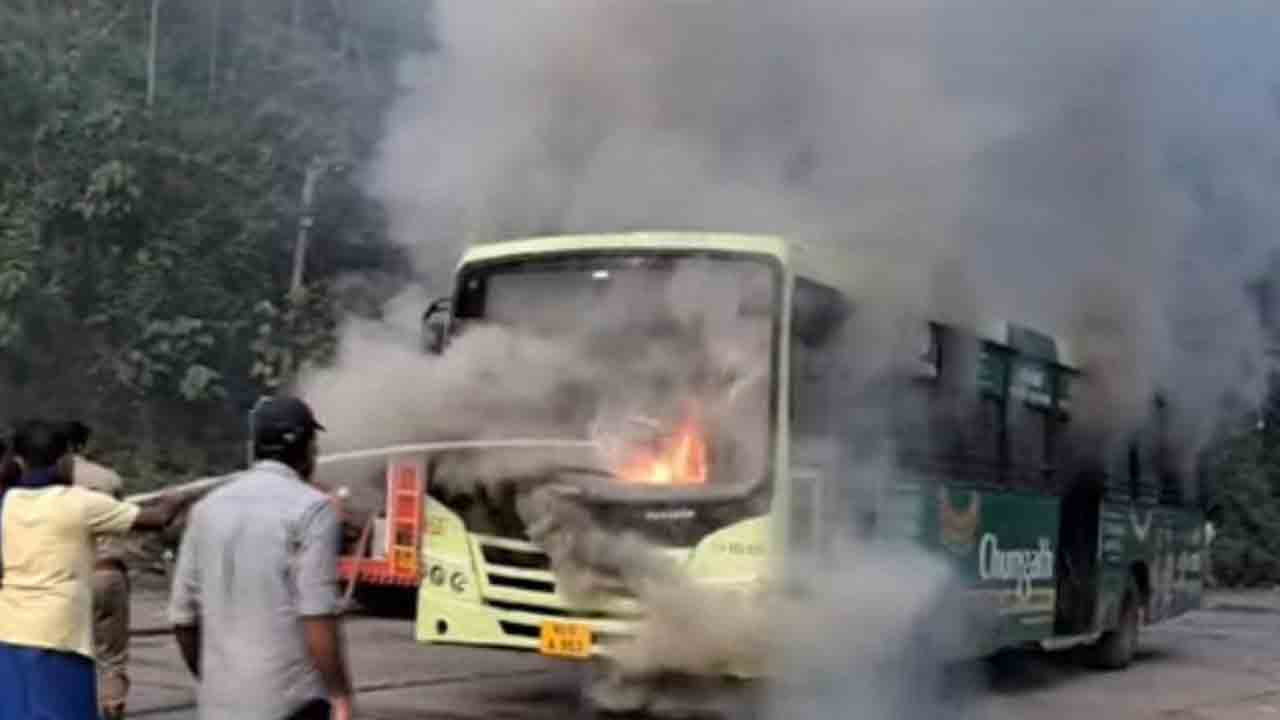 Sabarimala | శబరిమల వద్ద అగ్నిప్రమాదం.. బస్సులో చెలరేగిన మంటలు