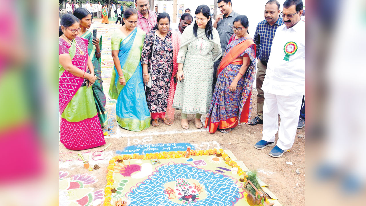 డెయిరీలో అలరించిన రంగవల్లులు