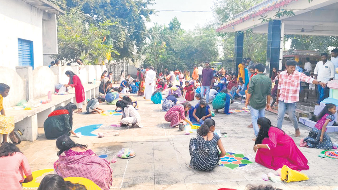 ఘనంగా సంక్రాంతి సంబురాలు