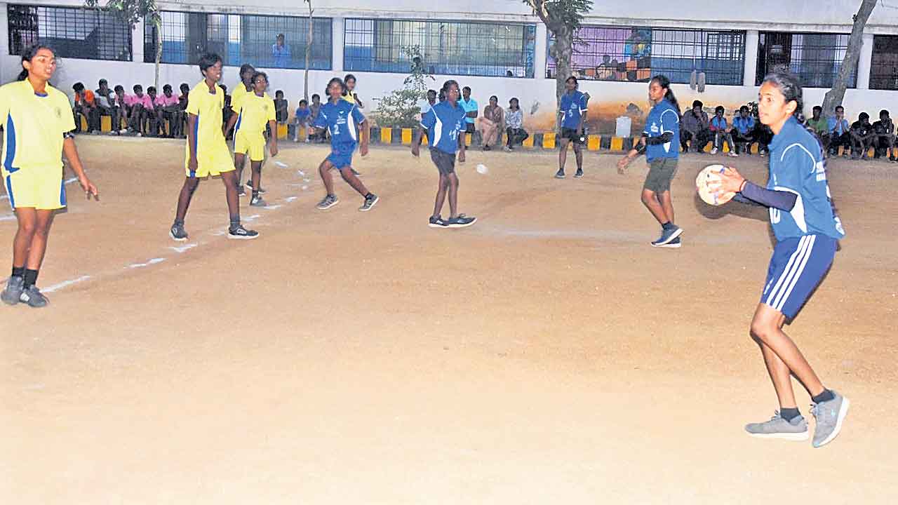 హ్యాండ్‌బాల్‌ టోర్నీ షూరూ