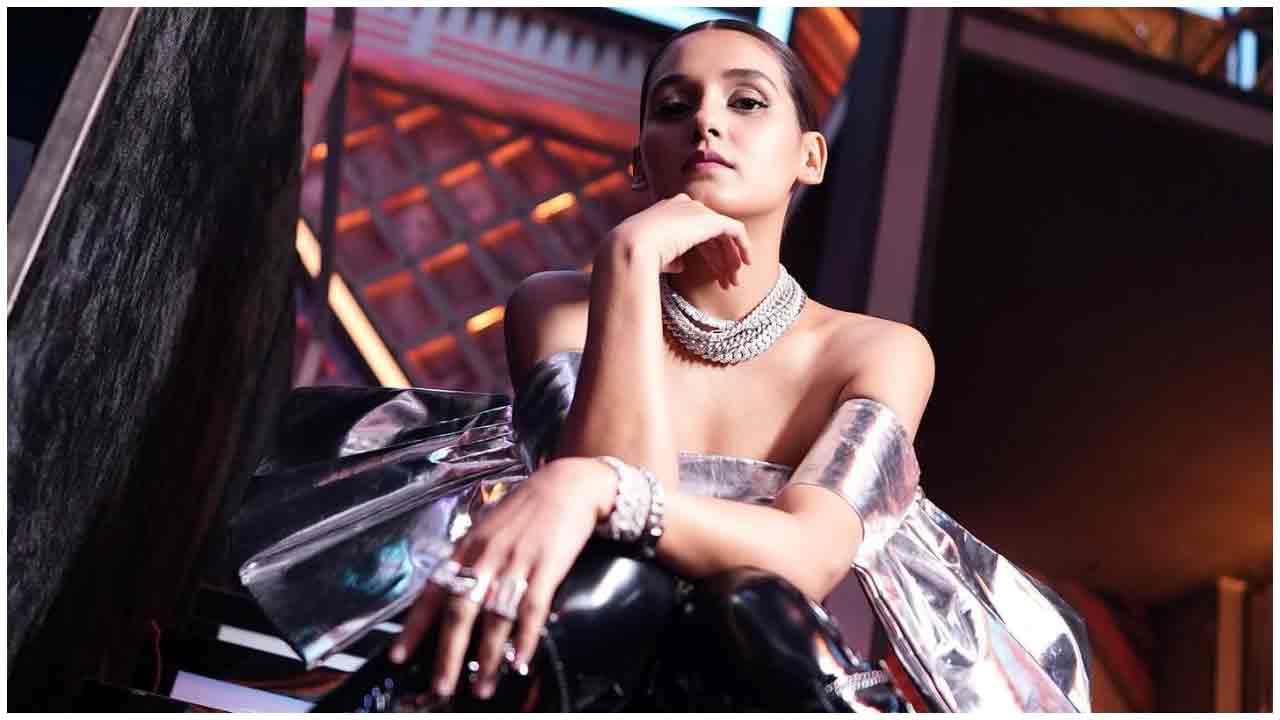 Shakti Mohan | అల్ట్రా స్టైలిష్ లుక్స్‌తో మతులు పోగొడుతున్న శక్తి మోహన్..