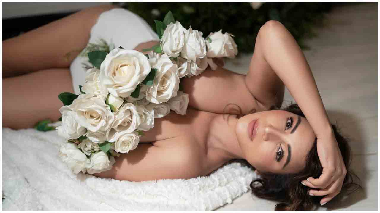 Shama Sikander | ఖతర్నాక్ పోజులతో సెగలు పుట్టిస్తున్న షామా సికందర్..