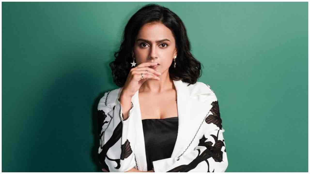 Shraddha Srinath | ట్రెండీ డ్రెస్‌లో అలరిస్తున్న శ్రద్ధా శ్రీనాథ్‌..