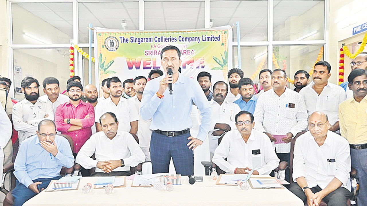 కార్మికుల సంక్షేమానికి పెద్దపీట