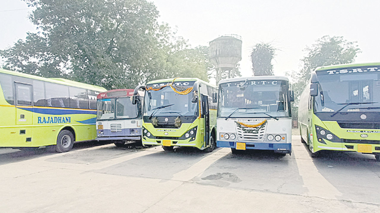 ఆదిలాబాద్‌ రీజియన్‌కు ఆరు బస్సులు