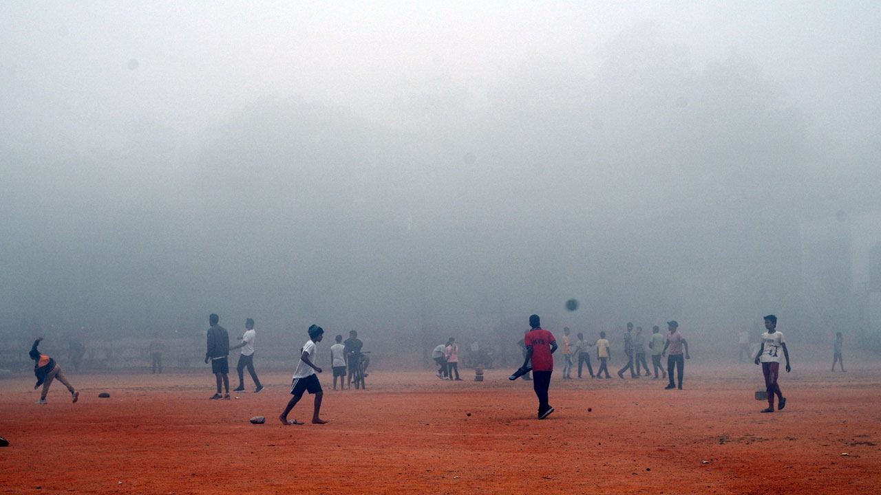 కమ్మేసిన పొగ మంచు