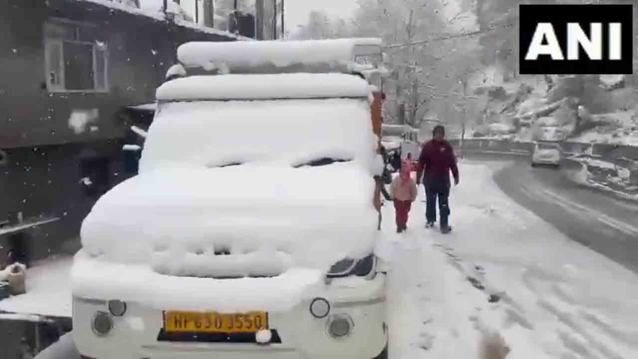 Snowfall | హిమాచల్‌ ప్రదేశ్‌పై మంచు దుప్పటి.. పర్యాటకుల సందడి