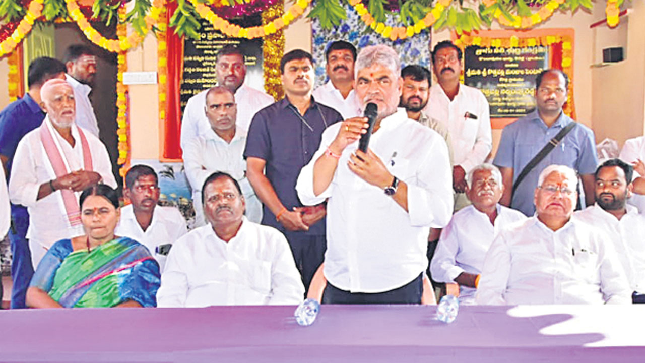 ఇంటింటికీ సంక్షేమ ఫలాలు