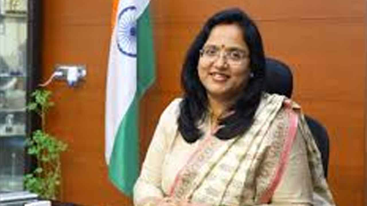 గుజరాత్‌కు విద్యాశాఖ బృందం