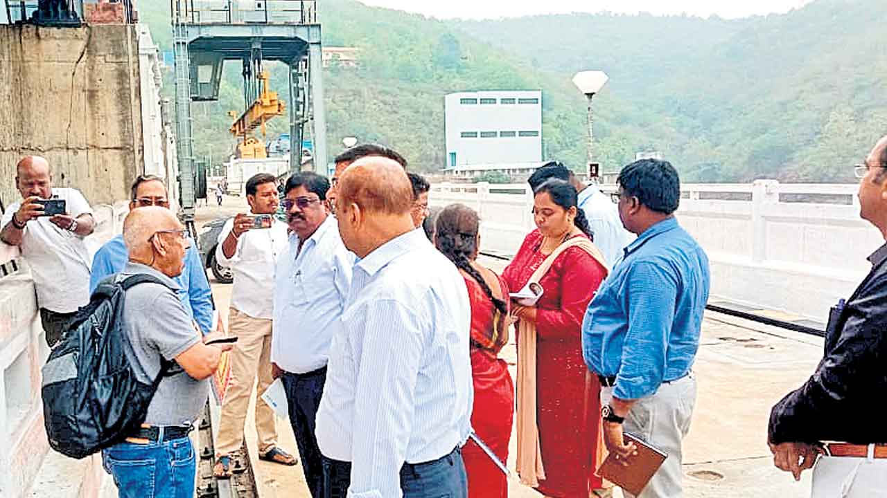 శ్రీశైలంకు ప్రపంచబ్యాంకు బృందం