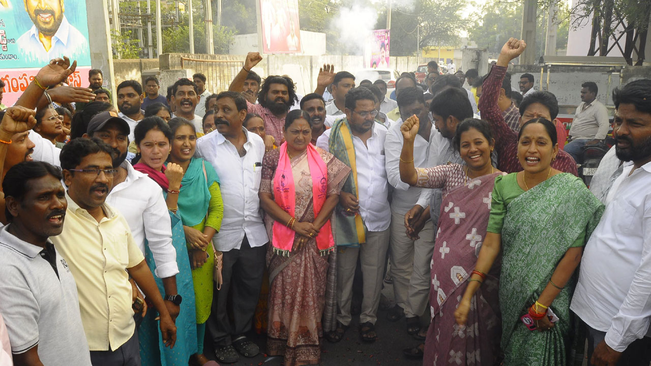 బీఆర్‌ఎస్‌పై వీగిన అవిశ్వాసం