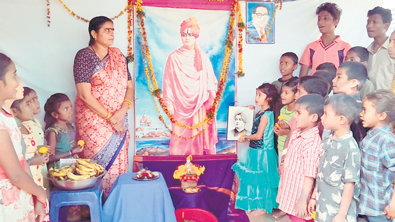 ఘనంగా వివేకానంద జయంతి