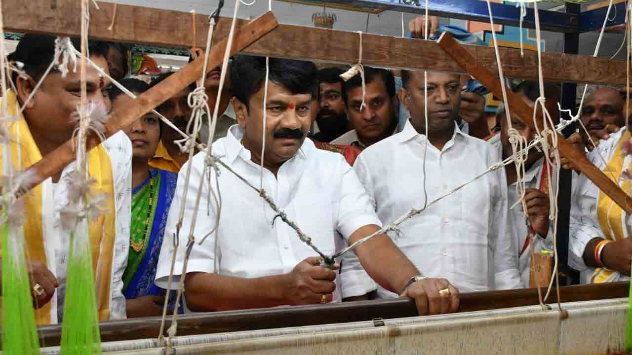 MLA Talasani | అయోధ్య రాముడికి పోచంపల్లి పట్టువస్త్రాలు : ఎమ్మెల్యే తలసాని