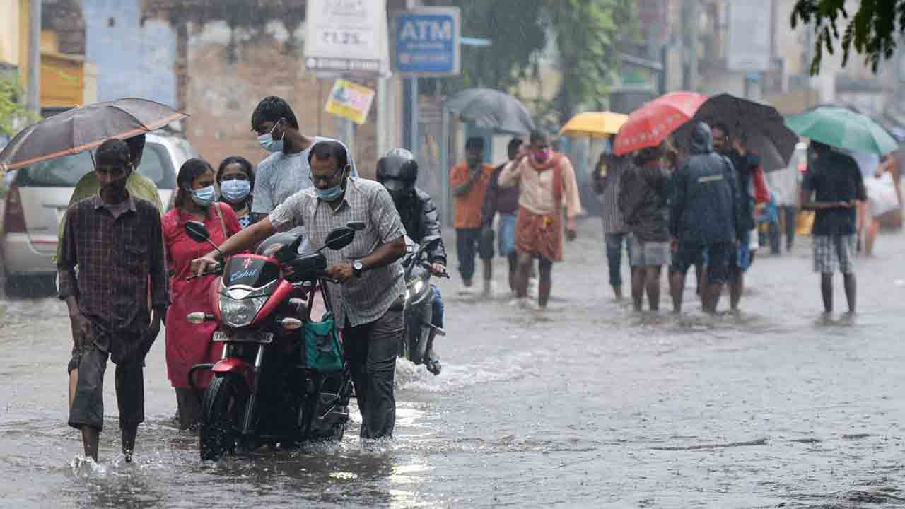 Heavy rains | తమిళనాడును మరోసారి ముంచెత్తుతున్న భారీ వర్షాలు.. స్తంభించిన జనజీవనం