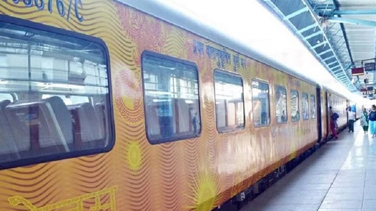 Tejas Rajdhani Express | తేజస్‌ రాజధాని ఎక్స్‌ప్రెస్‌కు తప్పిన పెను ప్రమాదం..!