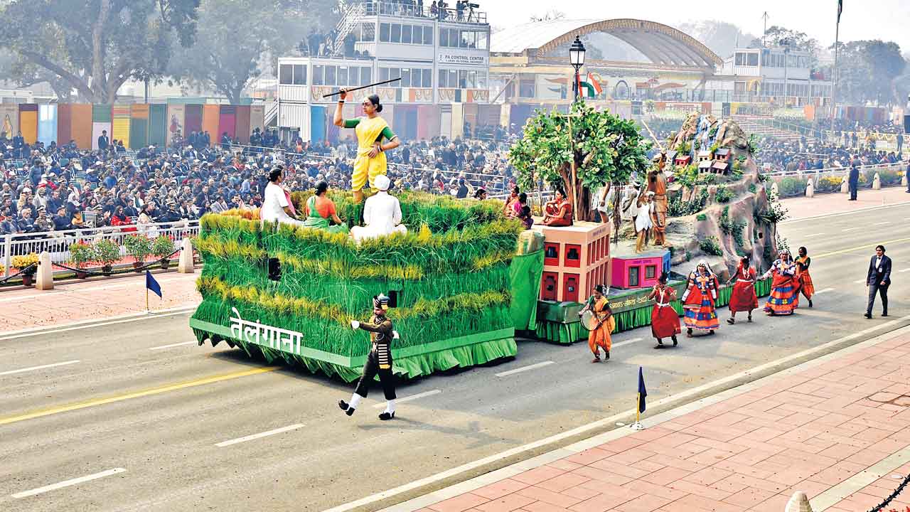 Telangana | ఆకట్టుకున్న రాష్ట్ర శకటం.. గీతంలో గల్లంతైన నెహ్రూ పేరు