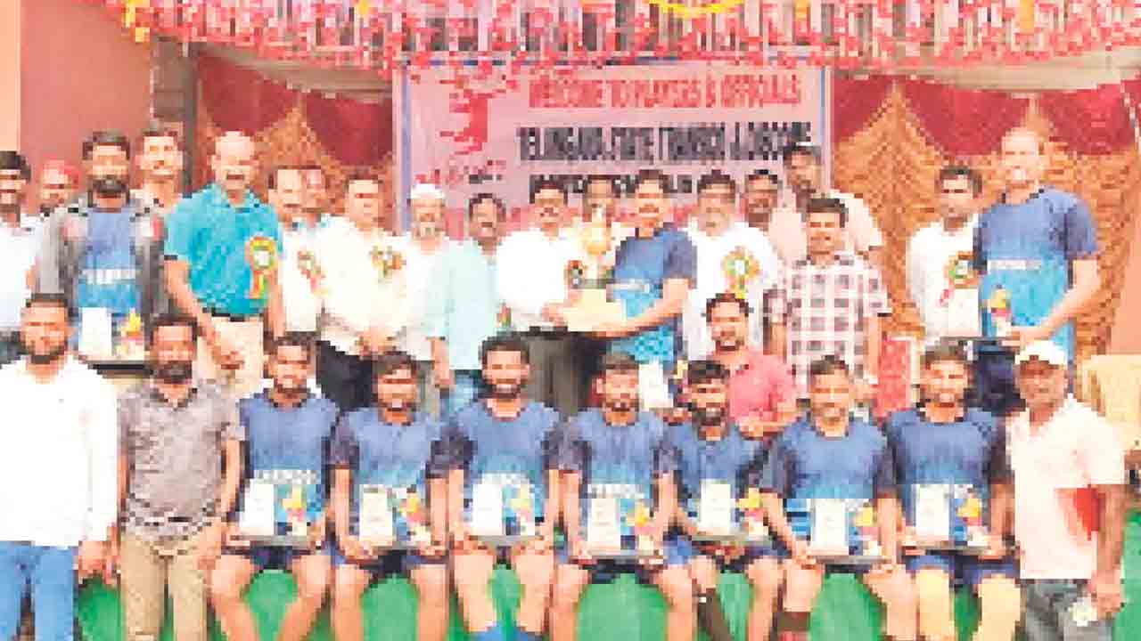 ముగిసిన వాలీబాల్‌ టోర్నీ