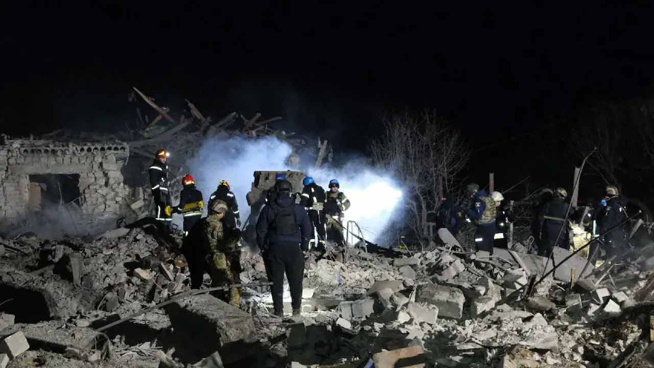 Russia-Ukraine War | ఉక్రెయిన్‌పై రష్యా మిస్సైళ్ల వర్షం.. ఐదుగురు చిన్నారులు సహా 11 మంది మృతి