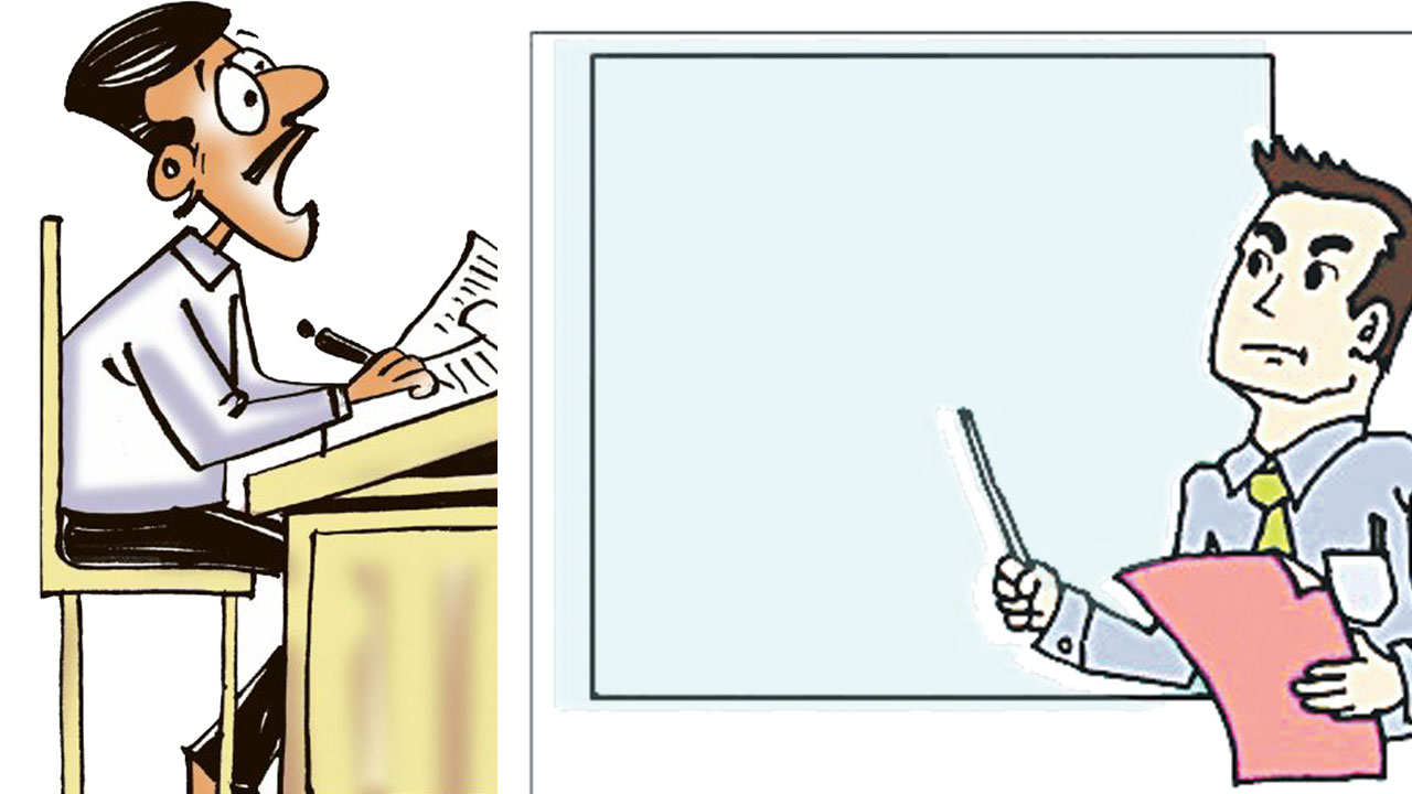 డీఈవోలు వర్సెస్‌ పంతుళ్లు