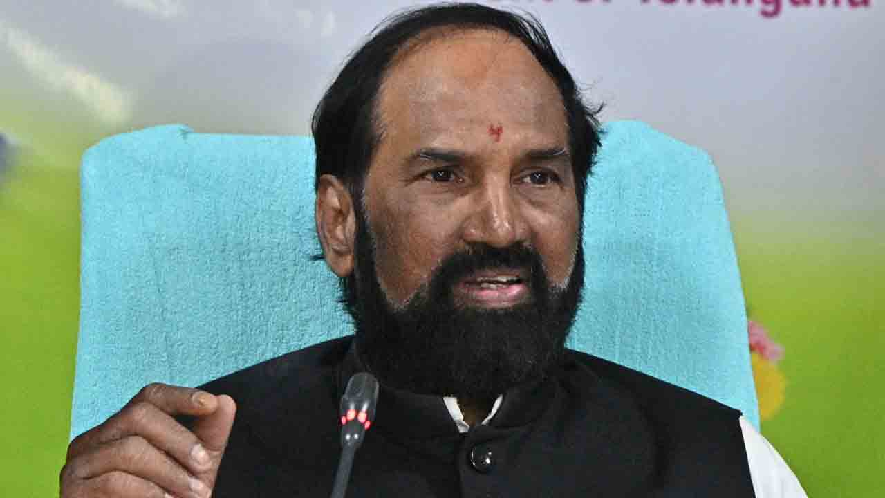 Uttam Kumar Reddy | కేఆర్‌ఎంబీకి ఇస్తామని చెప్పలేదు.. ప్రాజెక్టుల అప్పగింతపై కేంద్రానికి హామీ ఇవ్వలేదు: మంత్రి ఉత్తమ్‌కుమార్‌రెడ్డి