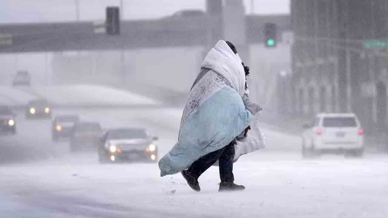 America | అమెరికాలో తుఫాను అలజడి.. అంధకారంలో లక్షలాది కుటుంబాలు