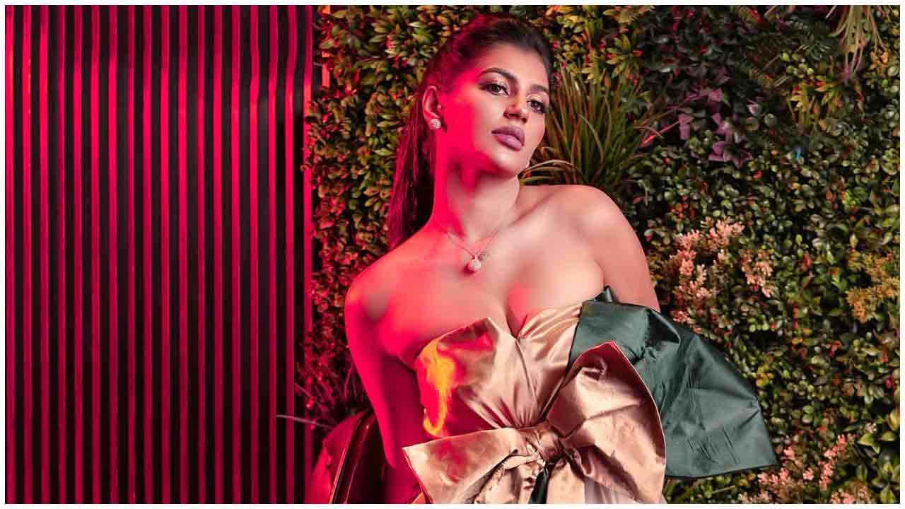 Yashika Aannand | అందచందాలు ఒలకబోస్తున్న య‌షికా ఆనంద్‌..