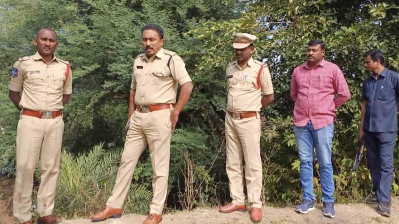 Peddapalli | మల్లేష్ హత్య కేసు మిస్టరీని త్వరలోనే ఛేదిస్తాం : ఏసీపీ మహేష్‌