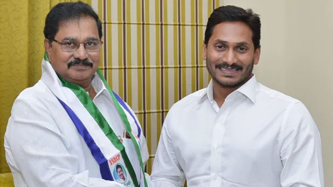 Adala Prabhakar Reddy | పార్టీ మారుతున్నట్లు వార్తలు.. అసలు విషయం బయటపెట్టిన నెల్లూరు ఎంపీ