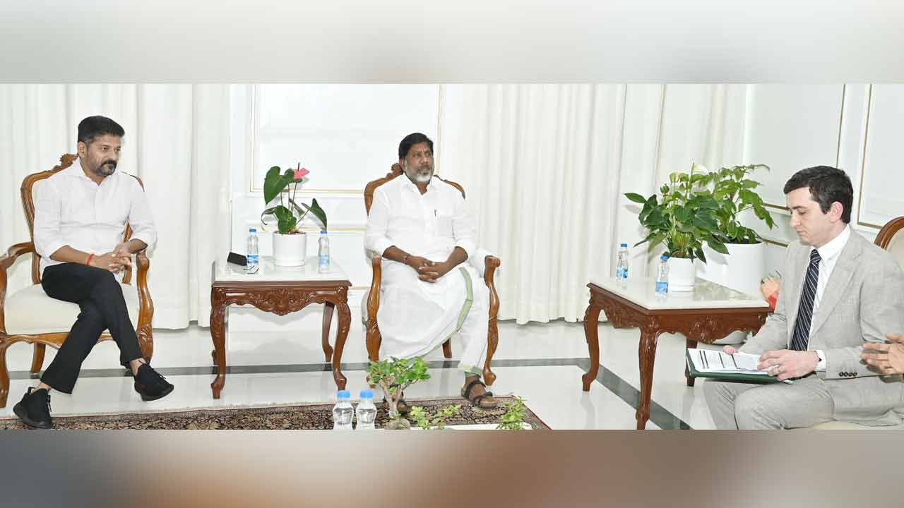 Amazon representatives | సీఎం రేవంత్‌రెడ్డితో సమావేశమైన అమెజాన్ ప్రతినిధులు