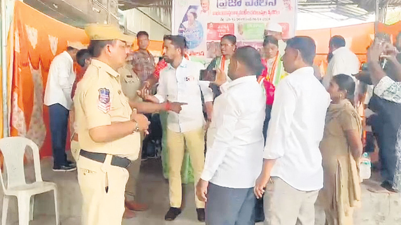 కాంగ్రెస్‌ నేతల అత్యుత్సాహం