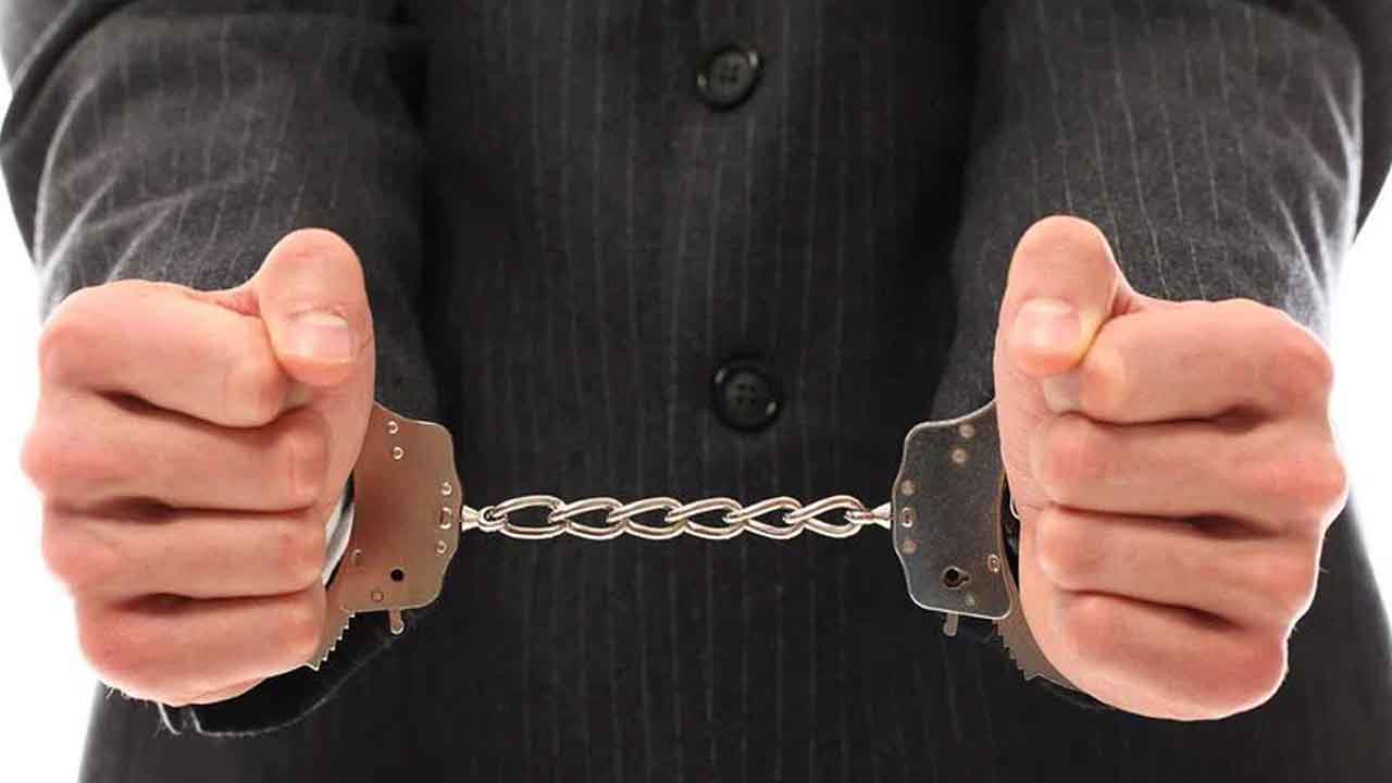 ప్లాన్‌ చేసి.. పట్టుబడ్డారు..