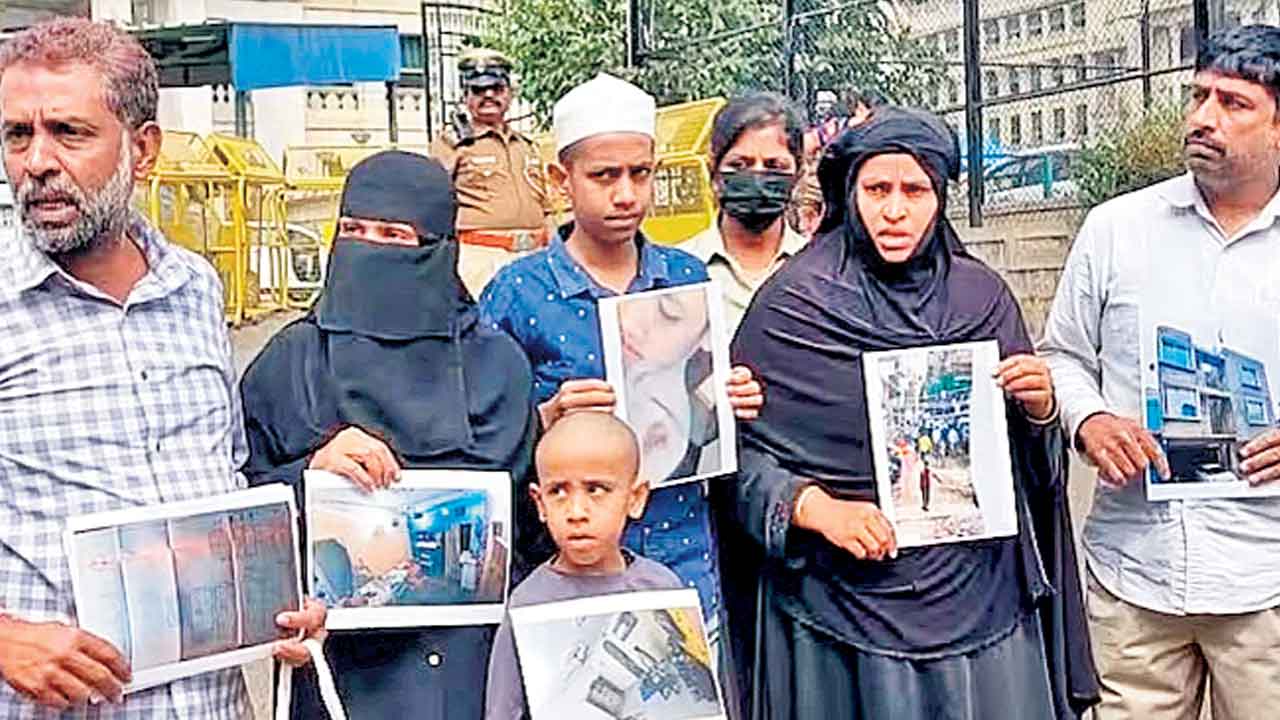 Karnataka | కర్ణాటక అసెంబ్లీ ఎదుట కుటుంబం ఆత్మహత్యాయత్నం