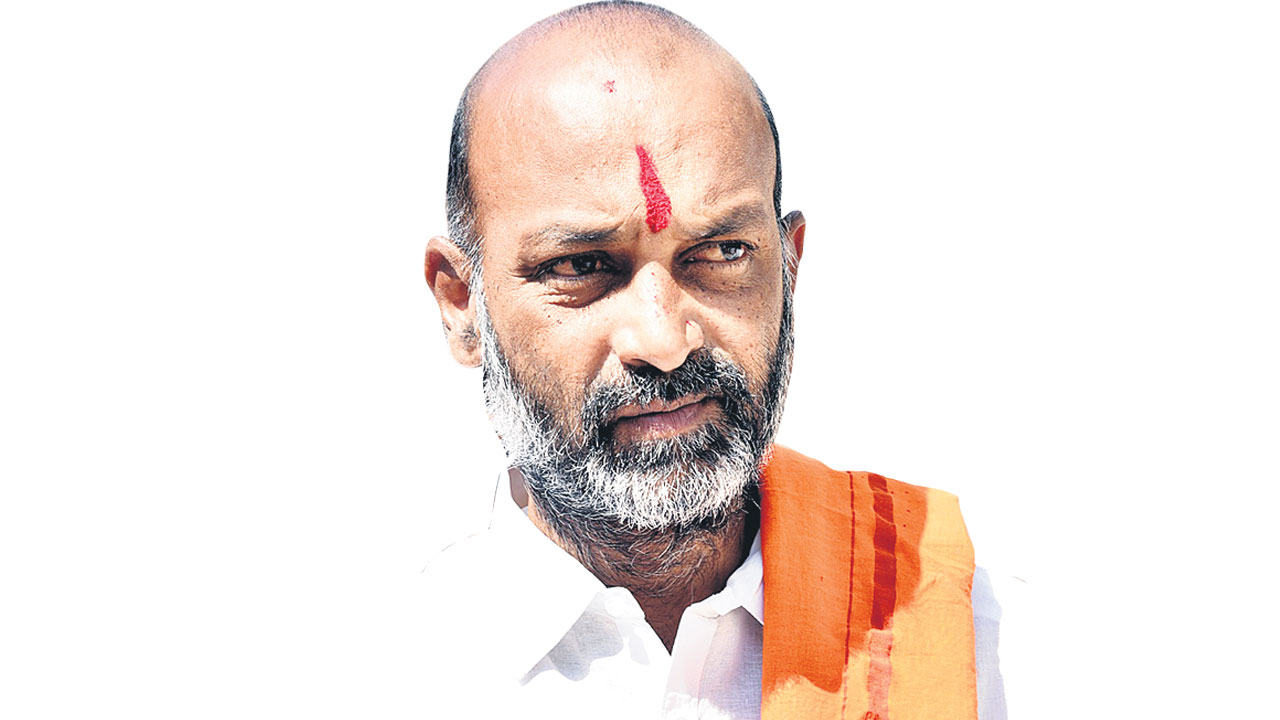 ఇరకాటంలో ‘బండి’