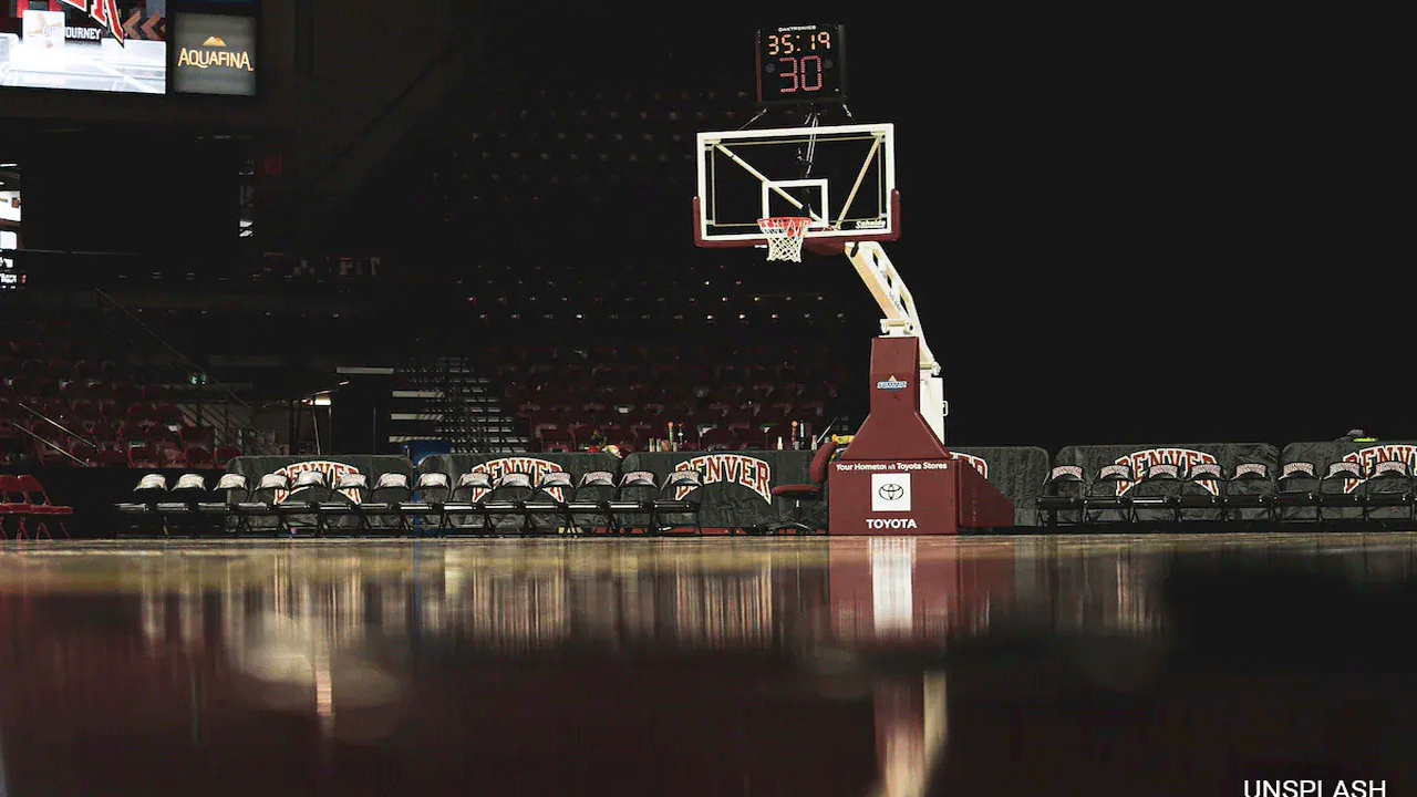 Teen Dies | బాస్కెట్ బాల్ మ్యాచ్‌లో విషాదం : కోర్టులోనే కుప్ప‌కూలిన 14 ఏండ్ల‌ బాలిక‌