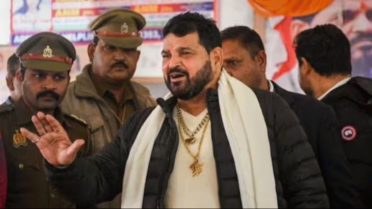Brij Bhushan | ఈ డ్రెస్లో ఎలా కనిపిస్తున్నాను..? : మహిళా రెజ్లర్ను ప్రశ్నించిన బ్రిజ్ భూషణ్ సింగ్